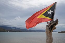 https://commons.wikimedia.org/wiki/File:East_Timor_flag_tied_to_tree.jpg